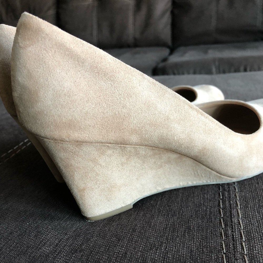 Merona 3in wedged shoe